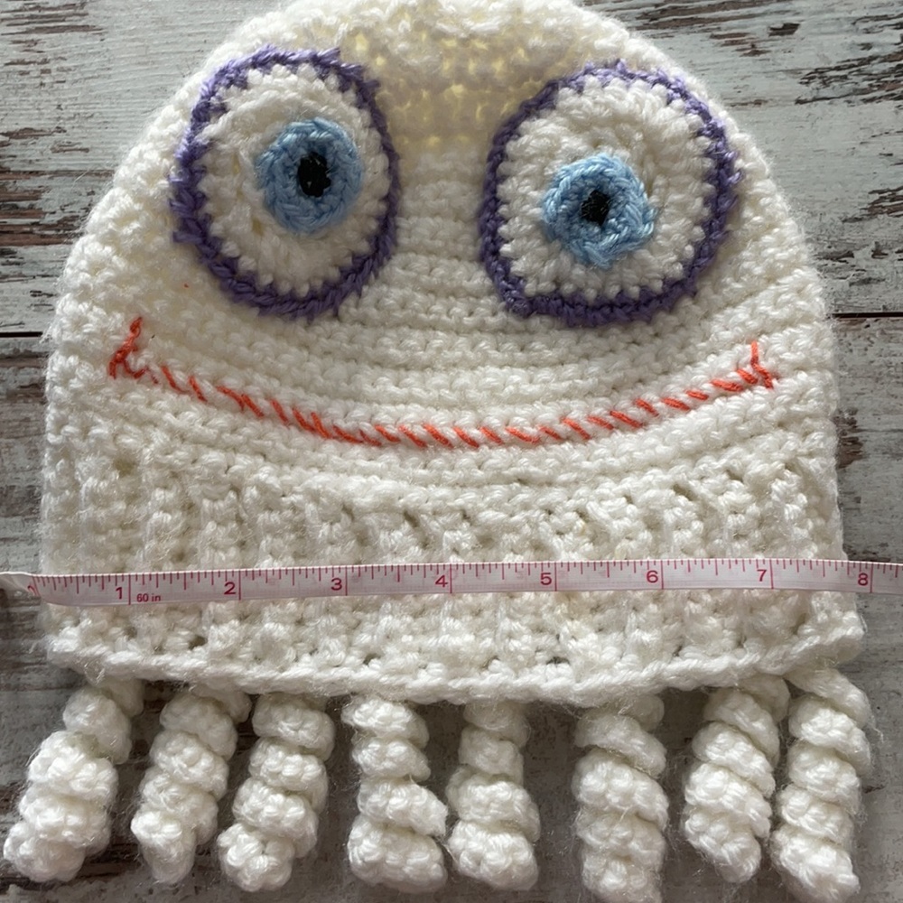 Handmade squid hat - Picture 5 of 6